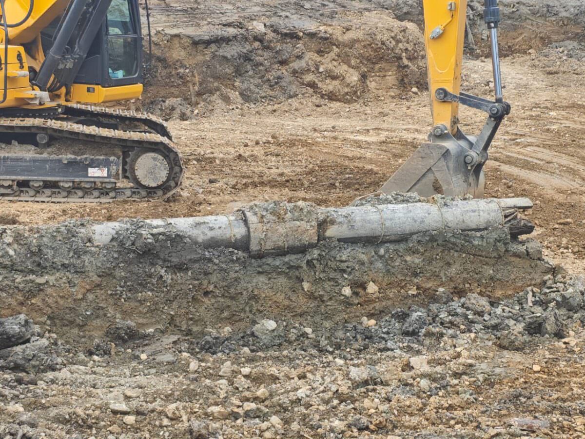 Фрагмент столетнего японского водовода нашли в Южно-Сахалинске