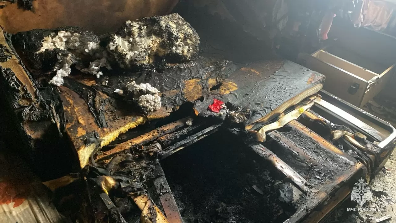 Пятилетняя девочка погибла в запертой комнате общежития во время пожара в Хабаровске