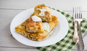 Масленичный секрет от Константина Ивлева: идеальные блины с мясом по семейному рецепту