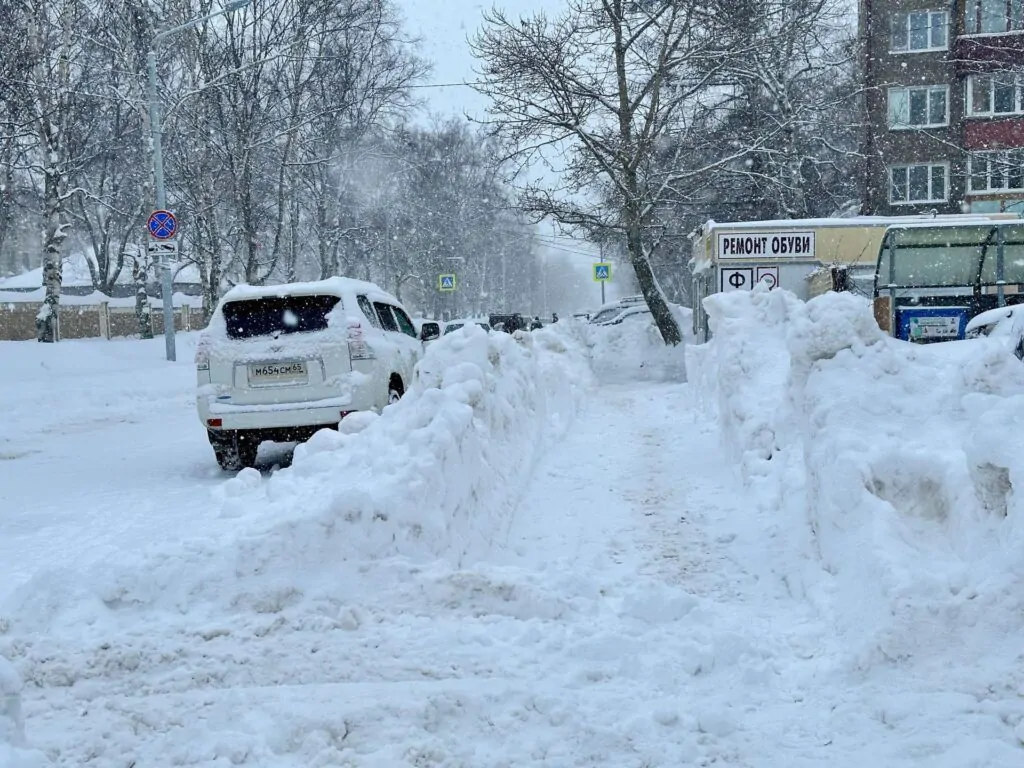 В Южно-Сахалинске после метели вывезли 200 тысяч кубометров снега