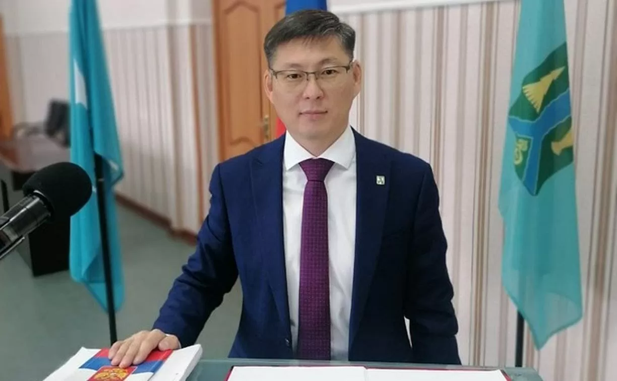 Глава Тымовского района Мингиян Мучкаев ушел в отставку