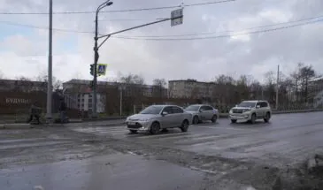 Движение транспорта ограничат в районе перекрестка Мира — Хабаровская в Южно-Сахалинске