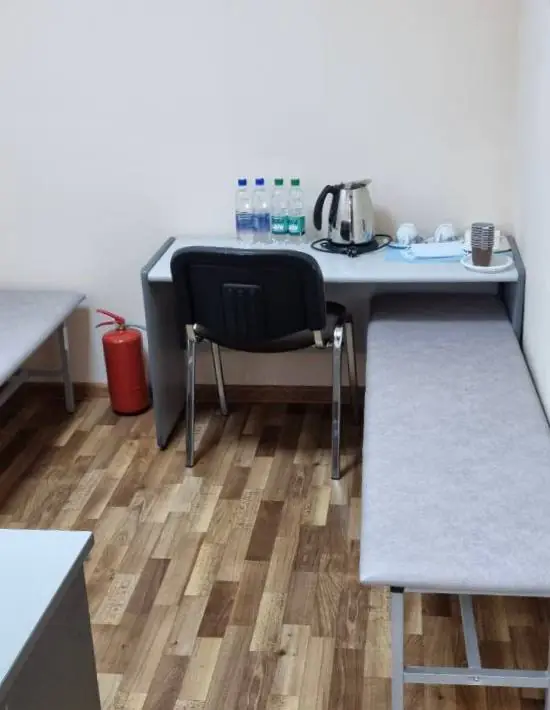 Аэропорт опроверг жалобы на состояние комнаты матери и ребенка в Охе