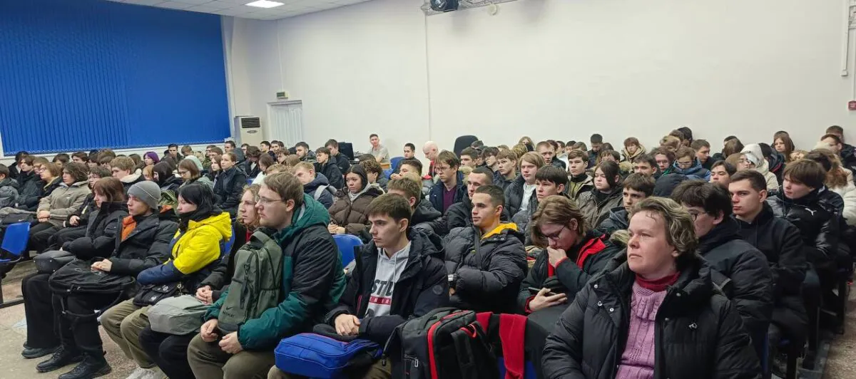 Технологический баттл на Сахалине: полиция и эксперты обсудили киберугрозы со студентами