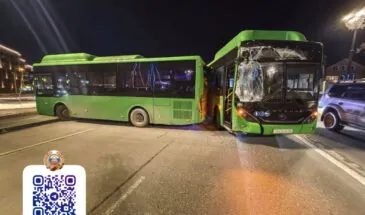 Два пассажирских автобуса столкнулись на улице Горького в Южно-Сахалинске