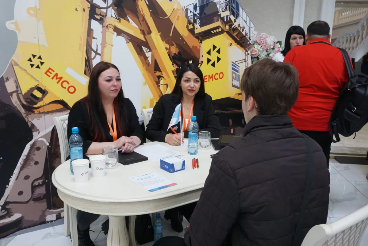 Каждый восьмой участник ярмарки трудоустройства на Сахалине получил предложение о работе