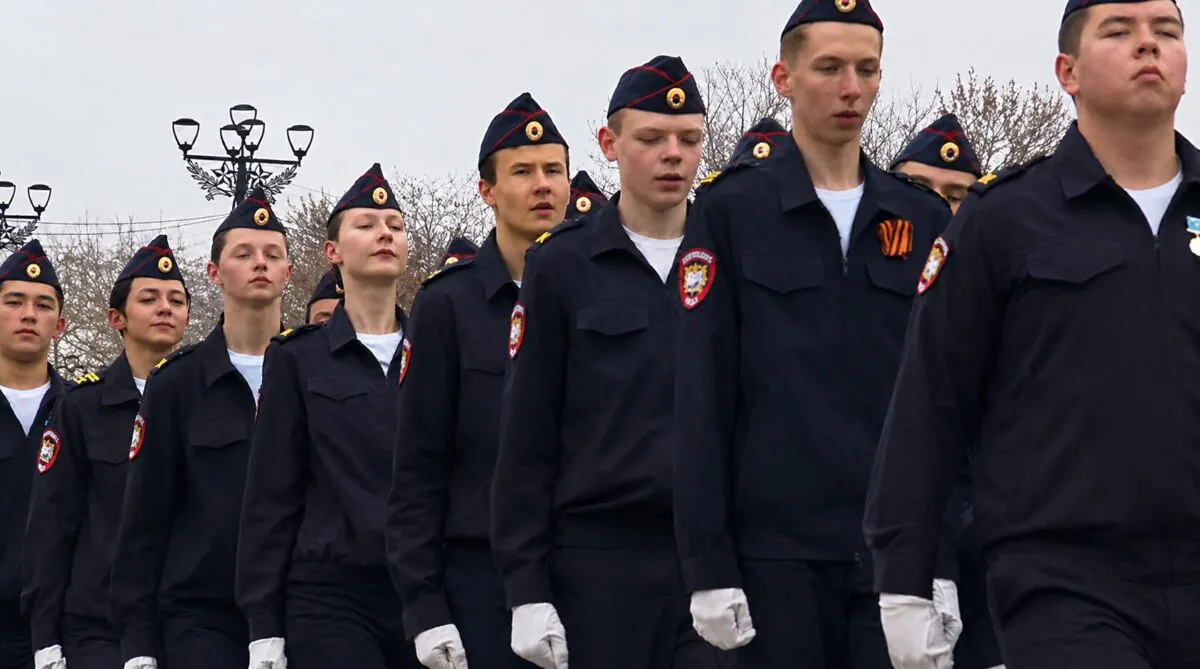Парад Победы прошел в Южно-Сахалинске: трогательные и яркие кадры
