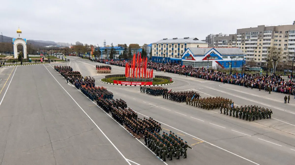 Парад Победы прошел в Южно-Сахалинске: трогательные и яркие кадры
