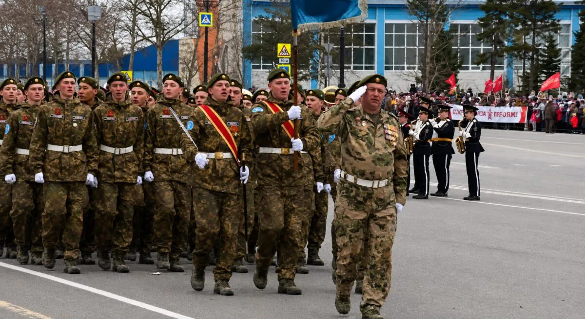 Парад Победы прошел в Южно-Сахалинске: трогательные и яркие кадры