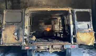 Автомобиль УАЗ тушили в гараже Невельской ЦРБ