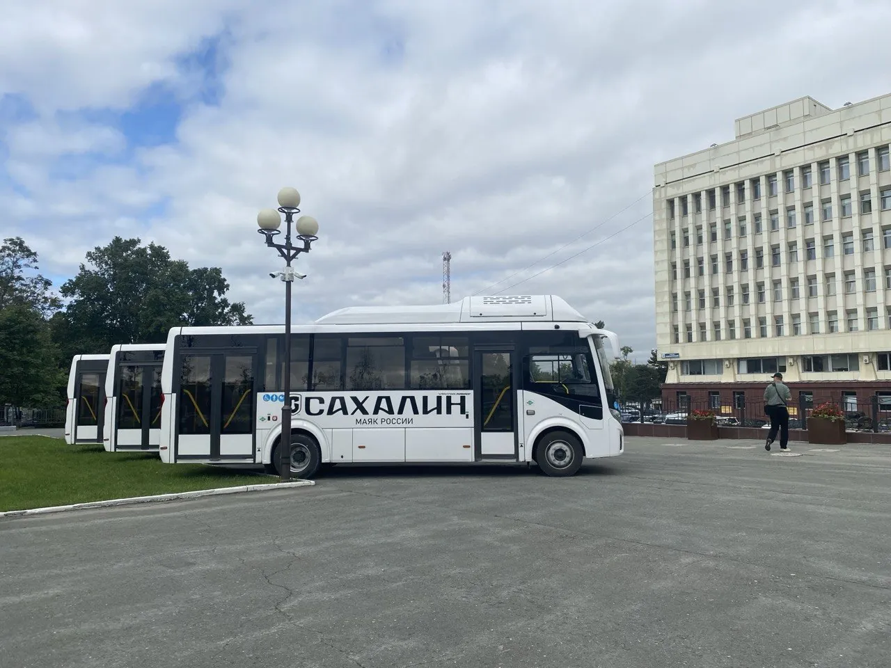 В три района Сахалина передадут 11 новых автобусов