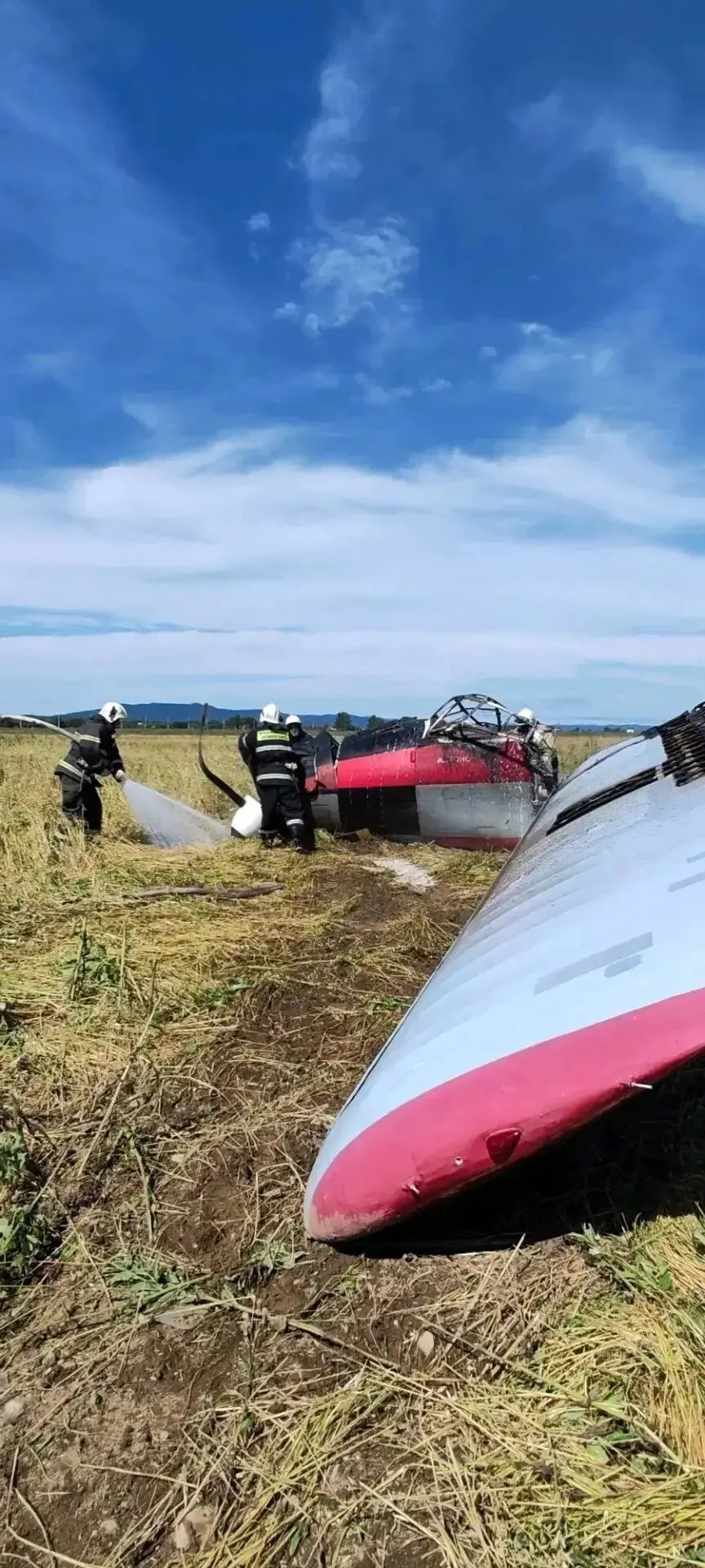 Пожар после жесткой посадки Ан-3 на Сахалине полностью ликвидировали
