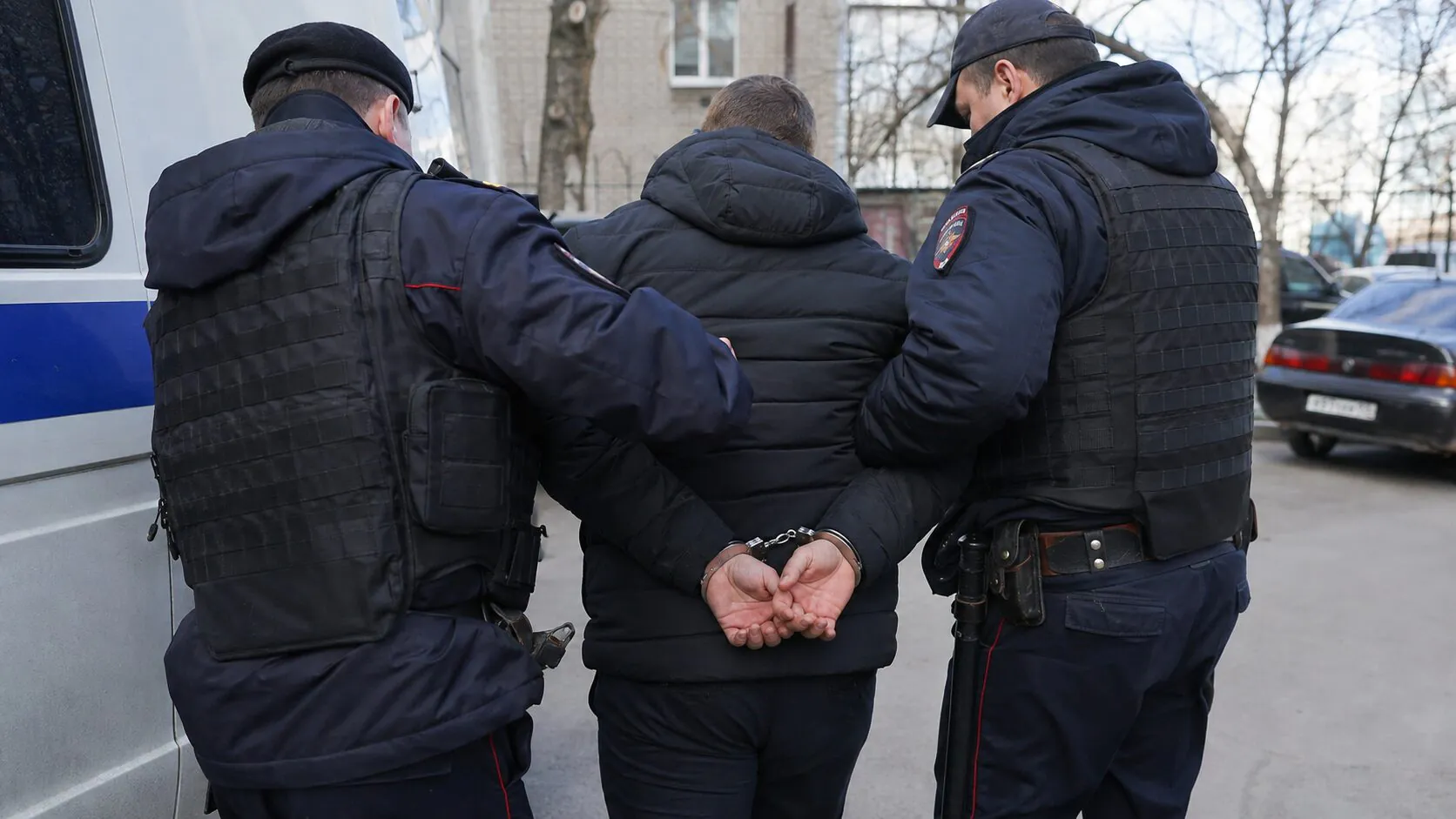 Подросток ударил металлическим предметом 44-летнего сахалинца