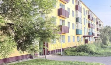 Тело 28-летнего сахалинца нашли в подъезде многоквартирного дома