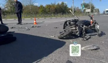 Двое подростков на мопеде пострадали в ДТП в Южно-Сахалинске — видео