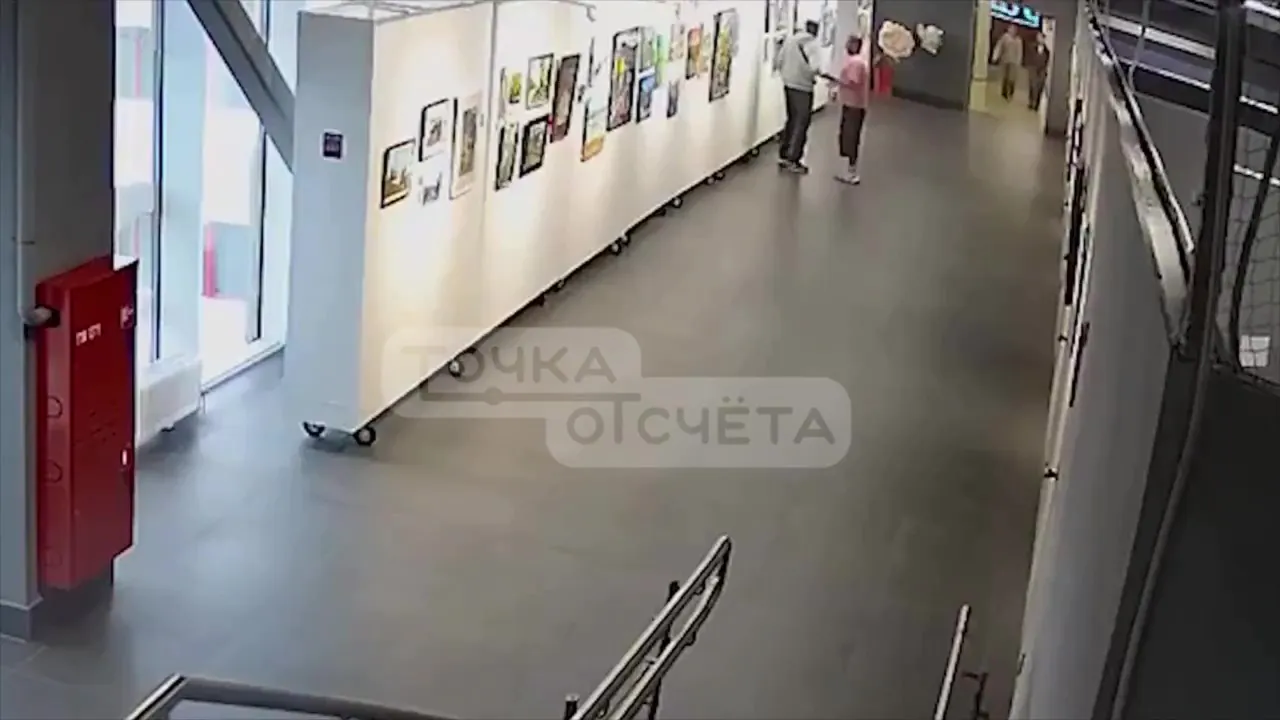 Картину с маяком Анива украли из галереи в Южно-Сахалинске
