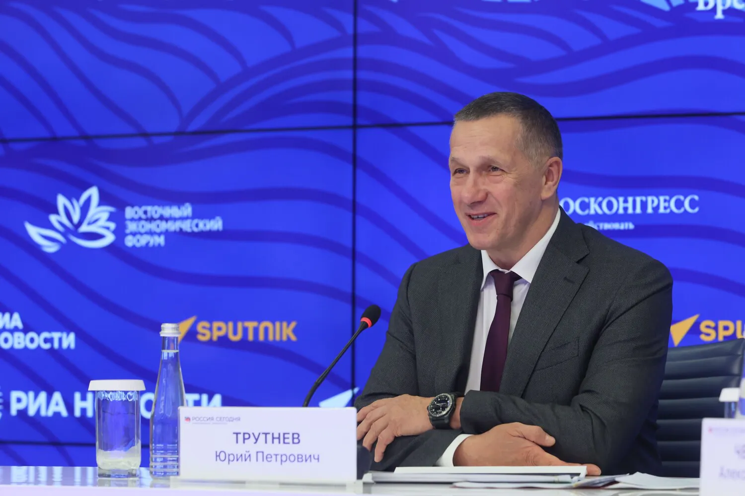 Трутнев заявил, что решение о мосте на Сахалин может принять только Путин
