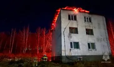Крупный пожар в поселке на Сахалине: огонь охватил 800 «квадратов» жилого дома